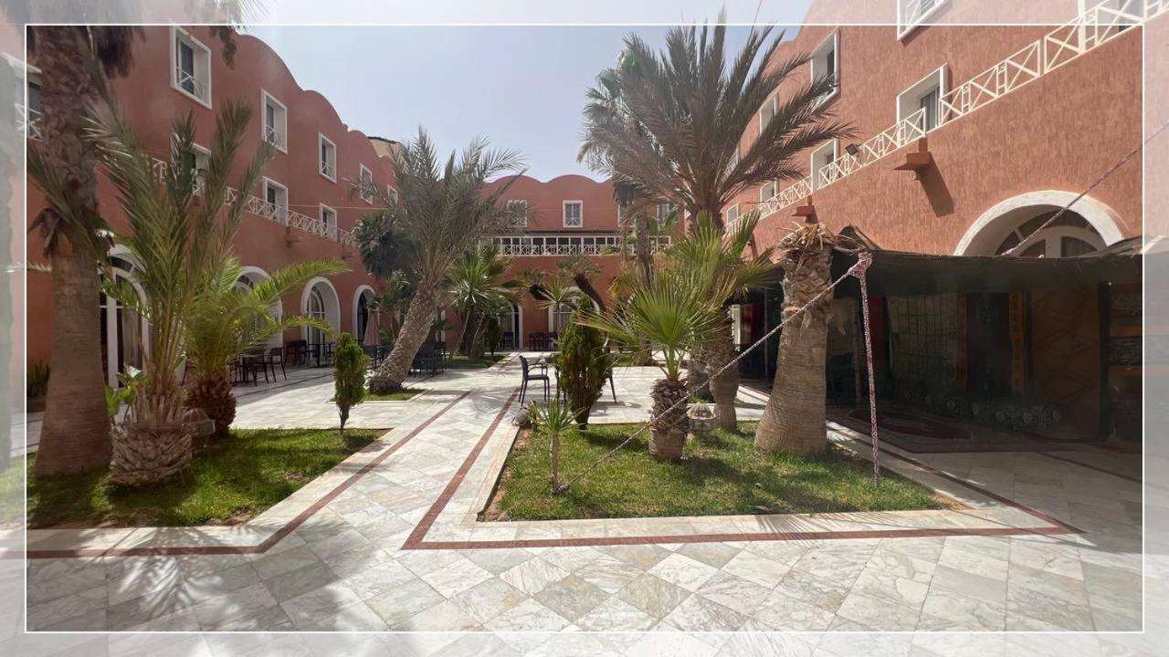 אל-עיון Hotel Al Massira מראה חיצוני תמונה