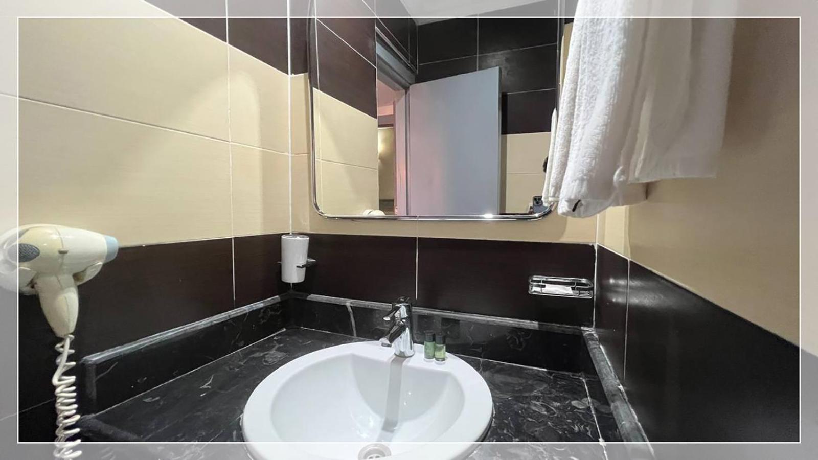 אל-עיון Hotel Al Massira מראה חיצוני תמונה