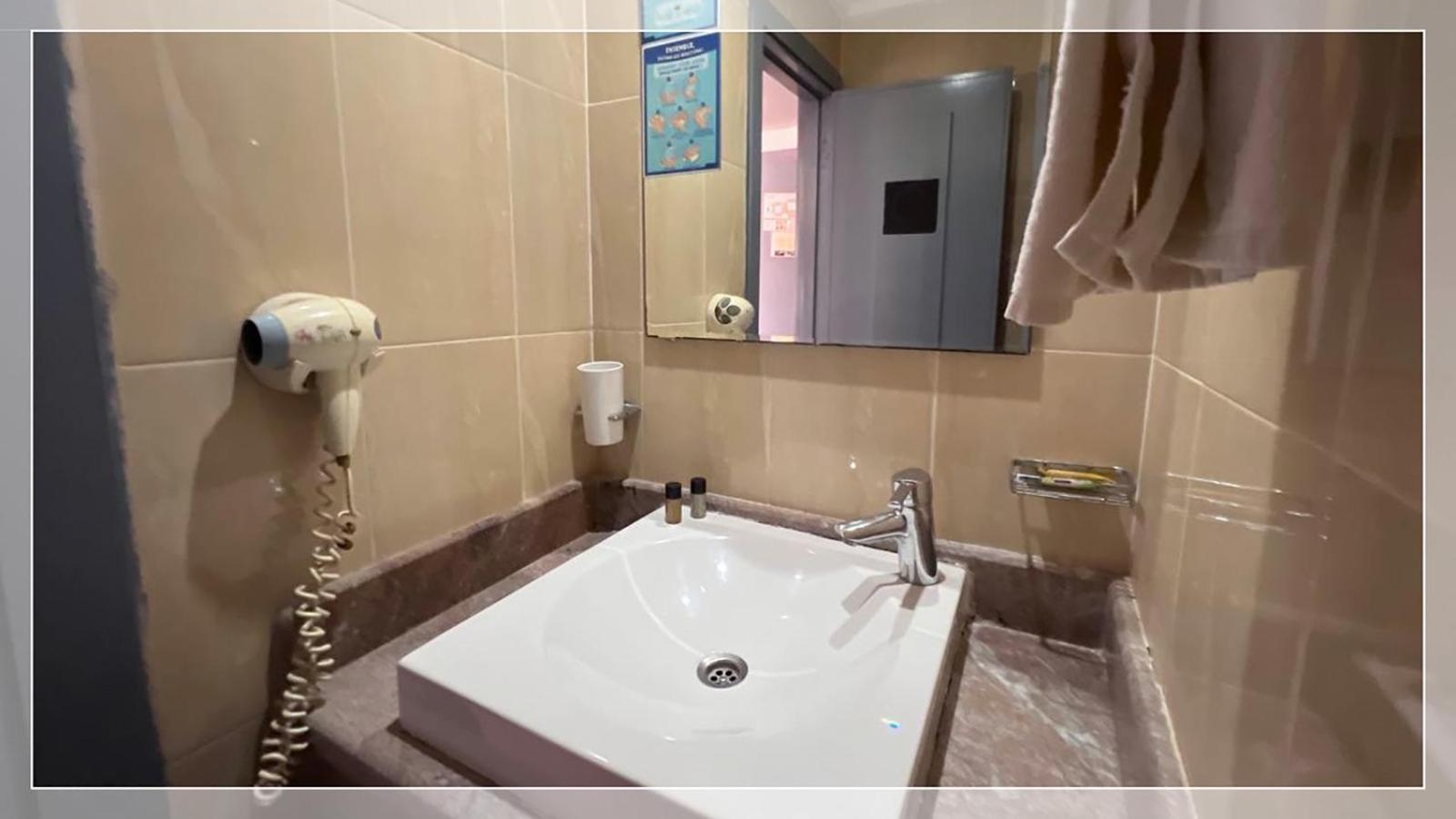 אל-עיון Hotel Al Massira מראה חיצוני תמונה