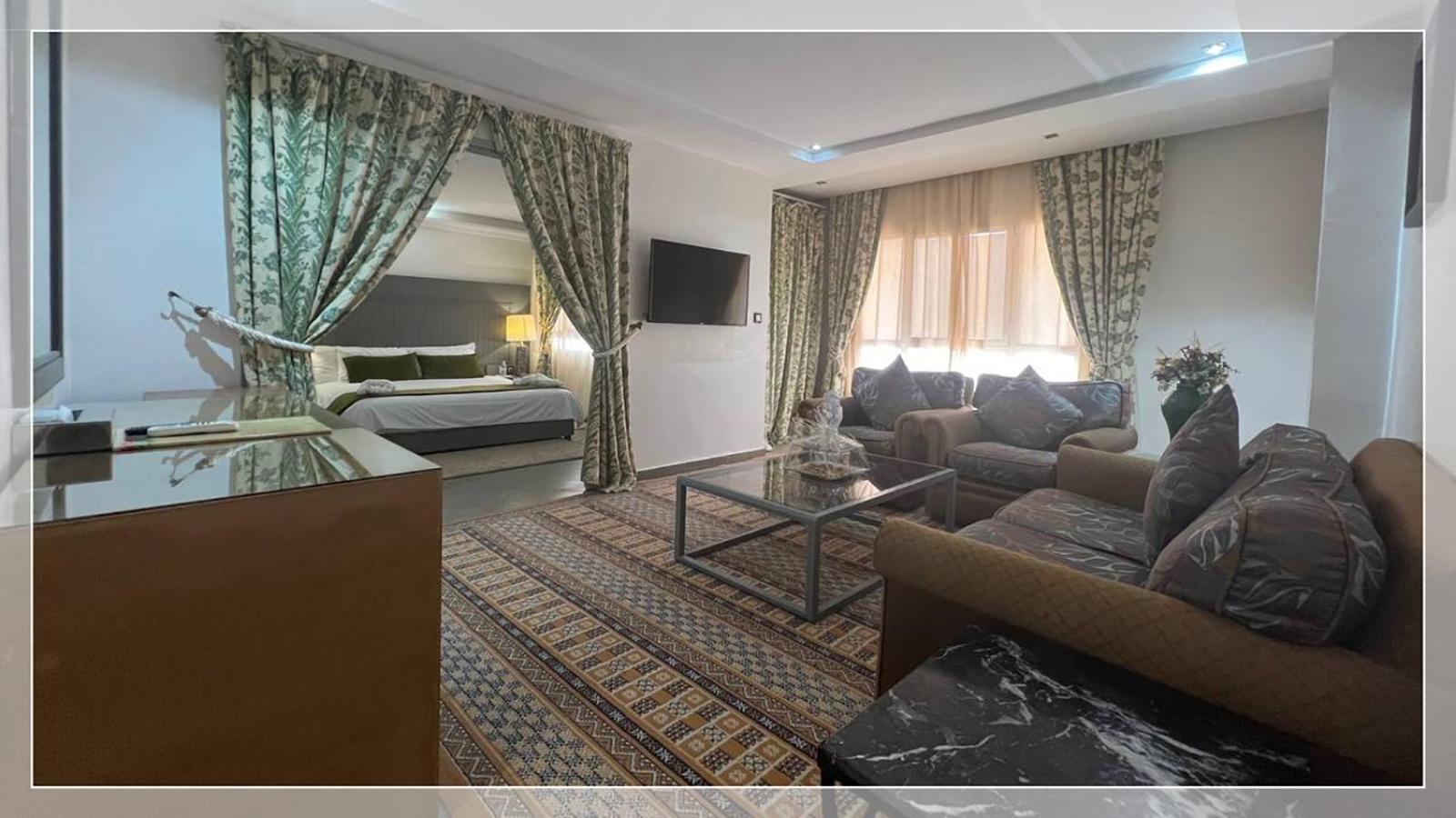 אל-עיון Hotel Al Massira מראה חיצוני תמונה